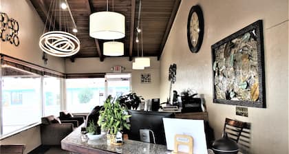 Lamplighter Inn