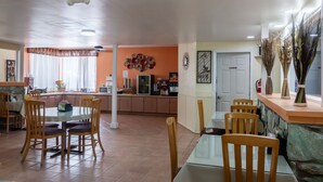 Unclassified image, 2 of 32, button - Lamplighter Inn (Santa Fe)