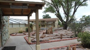 Unclassified image, 5 of 32, button - Lamplighter Inn (Santa Fe)