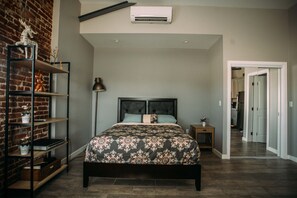 1 bedroom, WiFi - Brand New Private Studio in Hollywood (Los Angeles)