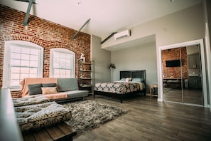 1 bedroom, WiFi - Brand New Private Studio in Hollywood (Los Angeles)