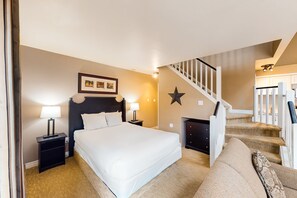 1 bedroom, iron/ironing board, Internet, bed sheets