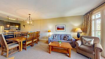 TV, fireplace, DVD player