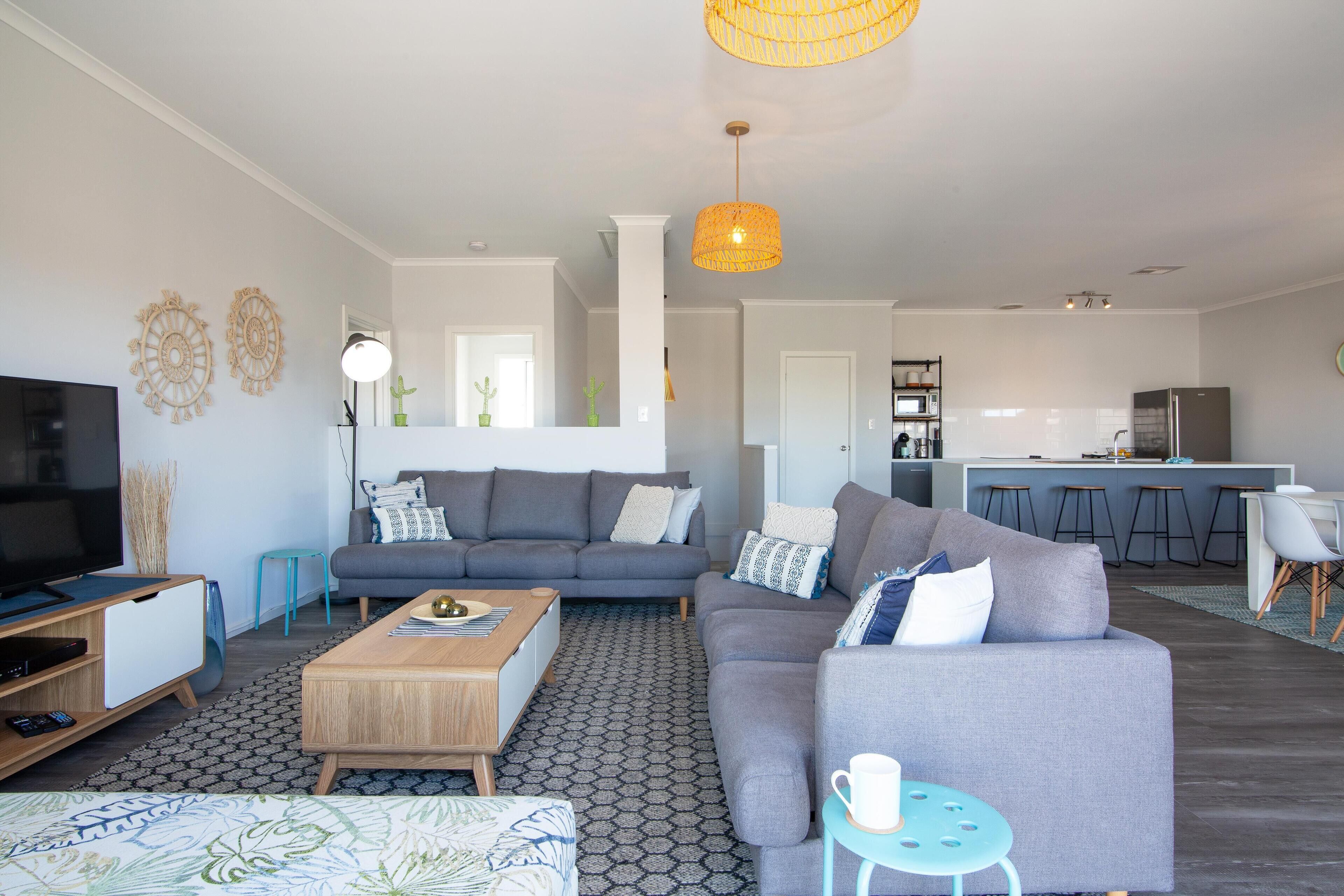 Xanadu ~ Aldinga Beach - Brand New Large Family Entertainer with Sea Views — image 2