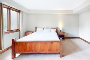 8 bedrooms, iron/ironing board, WiFi, bed sheets