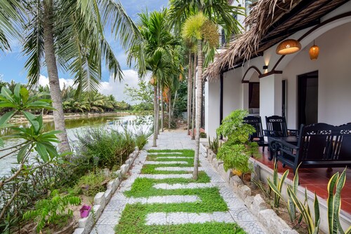 Whole Cottage - Lake View