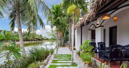 Whole Cottage - Lake View