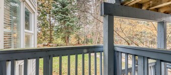 Gå till hissar! Uppdaterad studio med öppen spis och gemensam pool, badtunna och tennis!