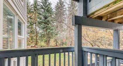 A pie de ascensores! Estudio actualizado con chimenea y piscina compartida, jacuzzi y tenis.