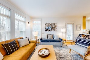 Téléviseur, foyer, lecteur de DVD