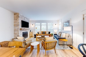 TV, fireplace, DVD player