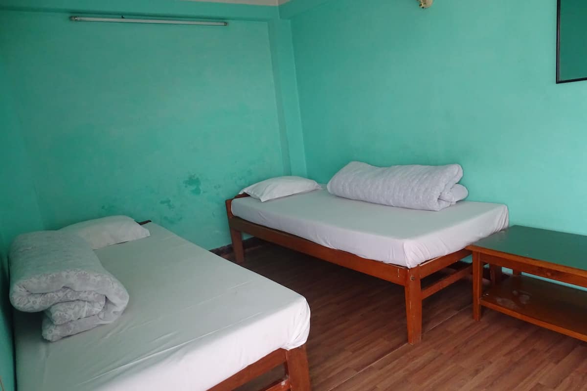 Economy Twin Room | In-room safe, free WiFi