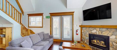 Téléviseur, foyer, lecteur de DVD