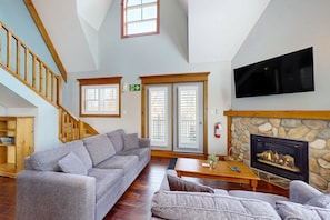 TV, peis og DVD-spiller