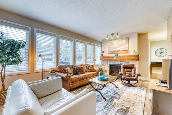 TV, fireplace, DVD player