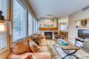 TV, fireplace, DVD player