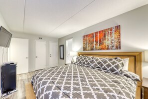 2 bedrooms, free internet, bed sheets