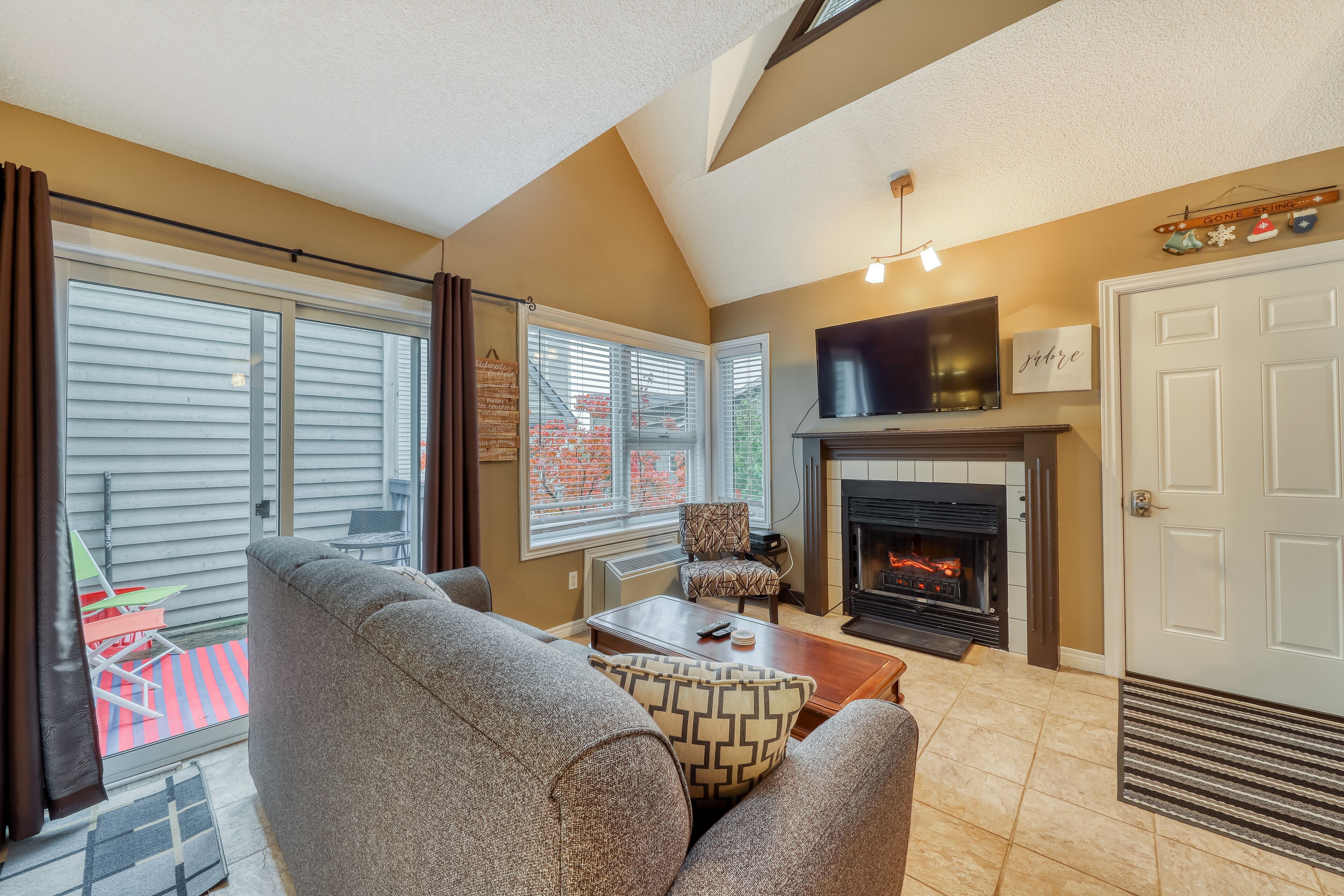 TV, fireplace, DVD player