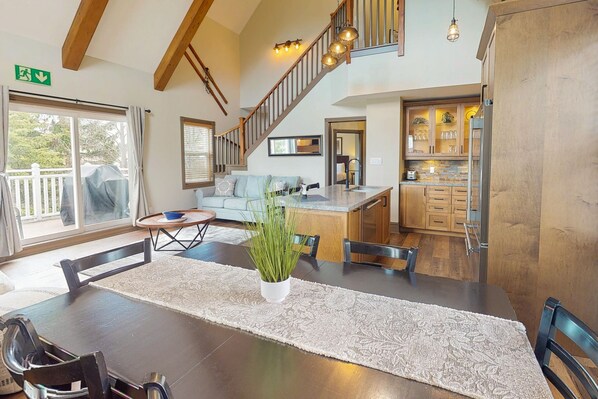 TV, fireplace, DVD player