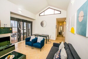 Een televisie en een dvd-speler