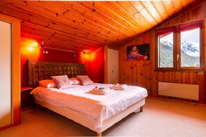 2 室のベッドルーム、WiFi (無料)、ベッドシーツ