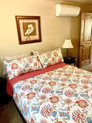 2 slaapkamers, een strijkplank/strijkijzer, wifi, beddengoed