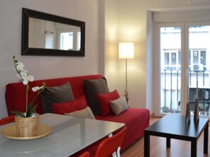 TV - Fuencarral 50 Apartaments (Madrid)