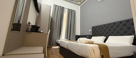 Triple Room | Soundproofing, iron/ironing board, free WiFi, bed sheets