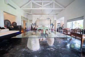 Room - Morabito Art Villa (Canggu)