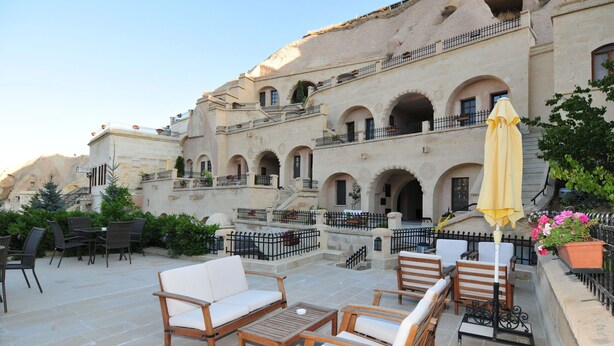 Outdoor dining - Alfina Cave Hotel (Urgup)