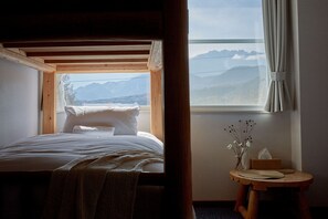 Deluxe Family Room | Mountain view - Canopy Cortina Lodge (Otari)