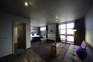 Living area - Altes Stahlwerk Business & Lifestyle Hotel (Neumuenster)