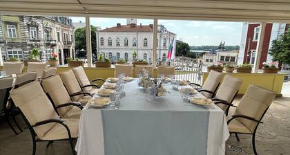 Anna Palace