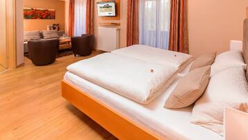 Free WiFi, bed sheets