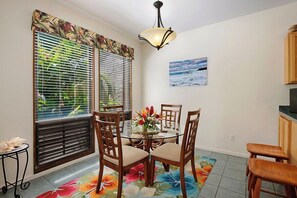 Dining - Kahala 914 Tropical Garden By Suite Paradise (Koloa)