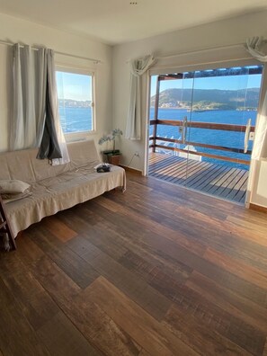 Front of property - Casa Grega em Arraial do Cabo (Arraial do Cabo)