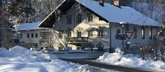 Exklusiv semester i den historiska byggnaden i Chiemgau  