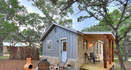 Charmante cabane en pierre - proche de tout - à quelques minutes de la place!