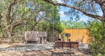 Suosikki syrjivien vieraiden keskuudessa! Puhdas, viihtyisä ja lähellä aukiota!