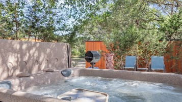 Tina de hidromasaje al aire libre