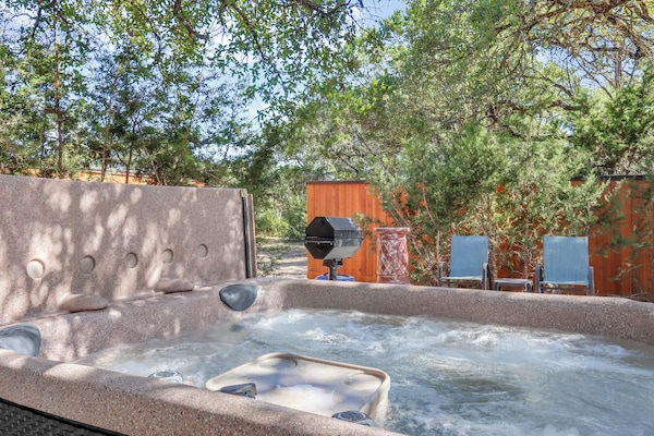 Hot tub and grill on the patio