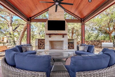 Mountain Laurel I 2Br Cabin near Square!