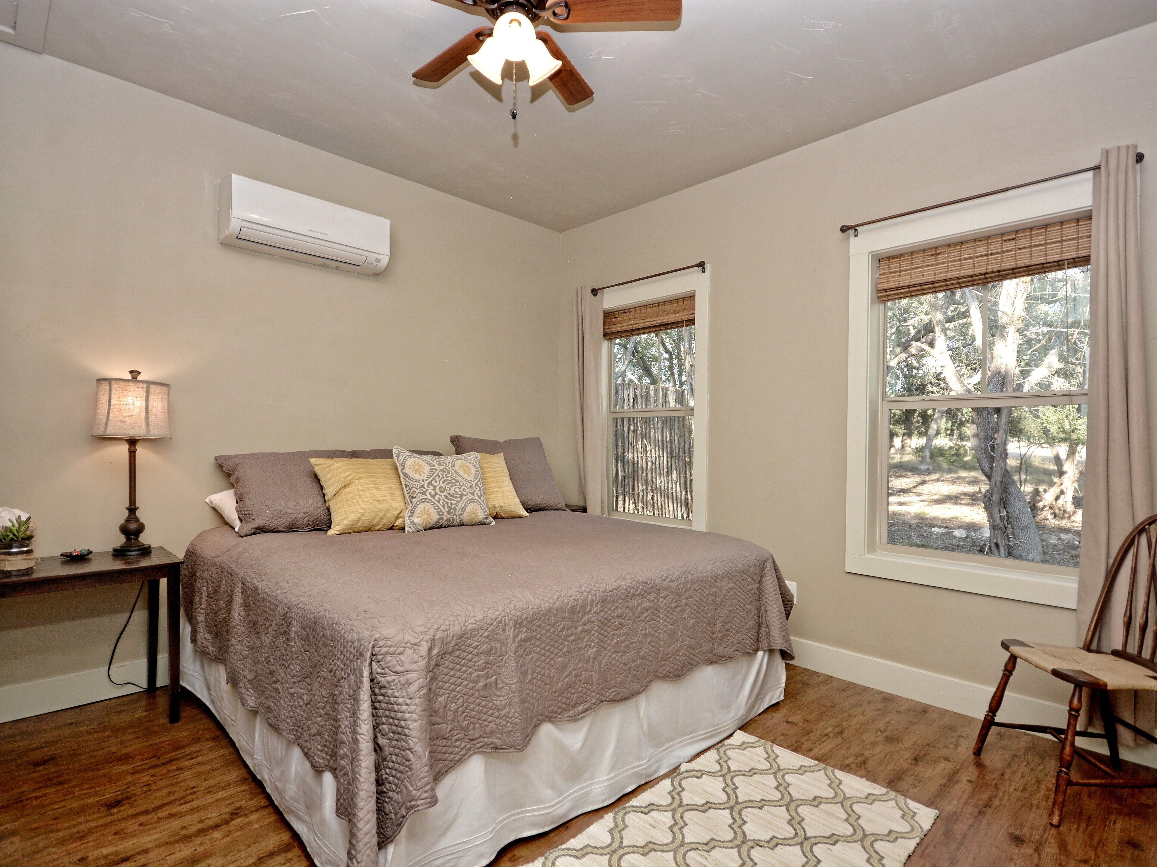 2 chambres, fer et planche à repasser, Wi-Fi, draps fournis