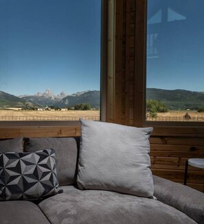 Smart-TV, peis og kontorer