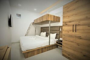 Executive Double Room | Iron/ironing board, free WiFi - SIRA ROOMS (Bengaluru)