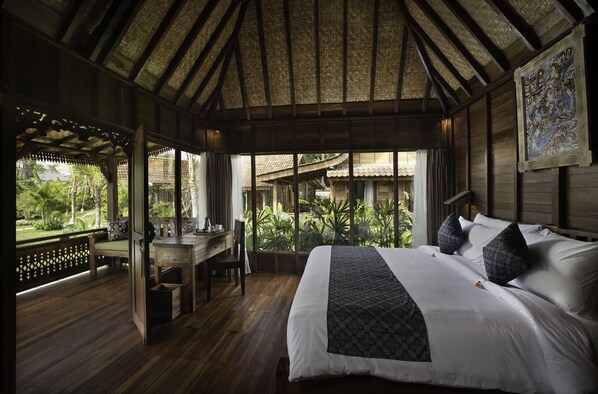 Ameublement personnalisé, bureau, fer et planche à repasser