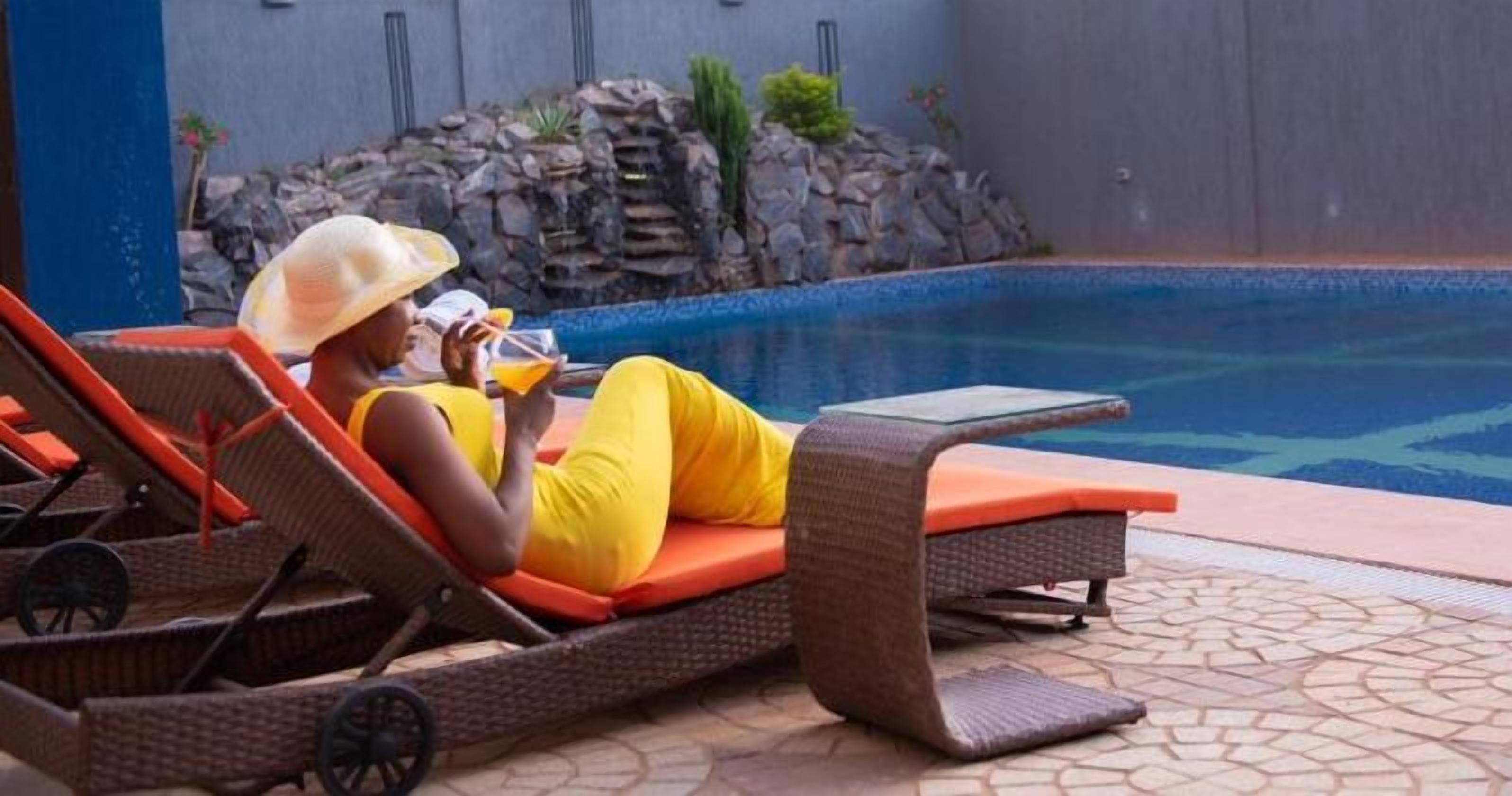 Outdoor pool, pool loungers