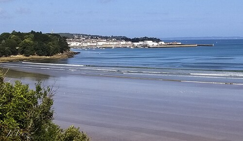 Holiday house classified three stars, with swimming pool.