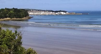 Holiday house classified three stars, with swimming pool.