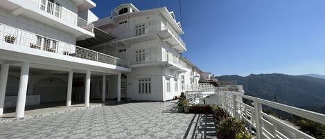 Façana frontal de l'allotjament